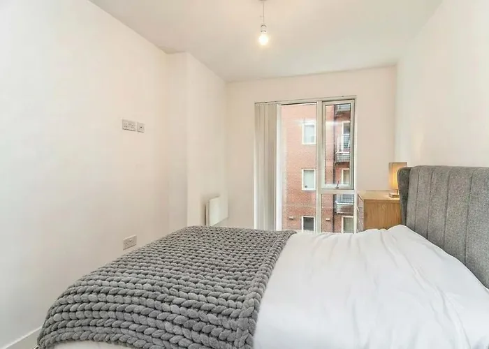 Convenient 2 Bedroom *