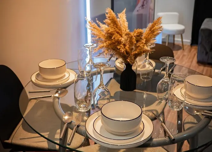 Apartment Premium 2br In Centre - Prime Location *