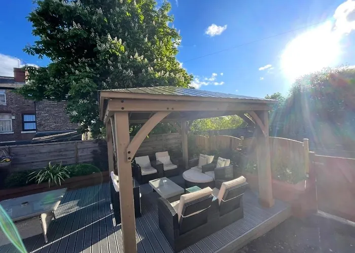 Guest house Hendham House - Near Etihad Stadium, Coop Live Arena, Ao Arena, Piccadilly Train Station & Centre Manchester