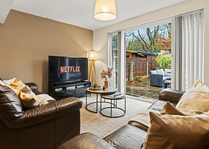 Forest View- Oasis Mural -didsbury Zen Sleeps 10 Mánchester