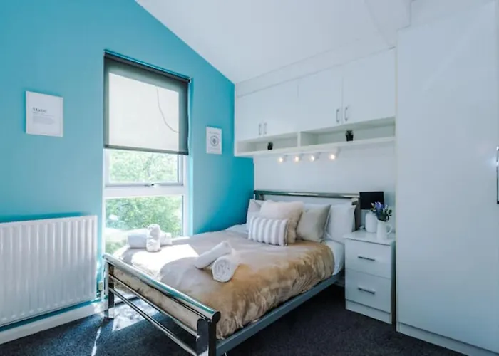 Modern House - Sleeps 6 - Free Parking - Near Etihad Stadium - Coop Live Tatil Evi *