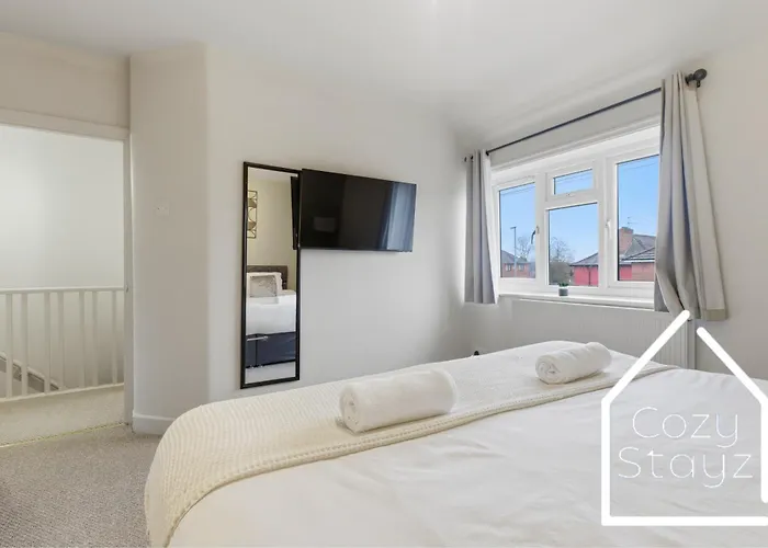 Spacious 3 Bed With Pac-man, Darts And 2 Parking Spaces 펜션