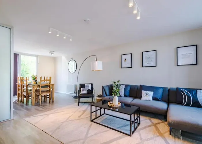 Modern House - Sleeps 6 - Free Parking - Near Etihad Stadium - Coop Live Tatil Evi *