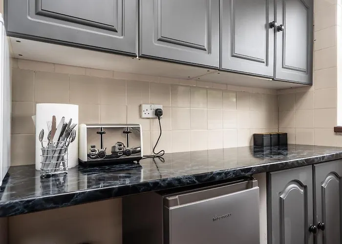 Comfy 3br - Pool Table - Games - Sleeps 8 Manchester