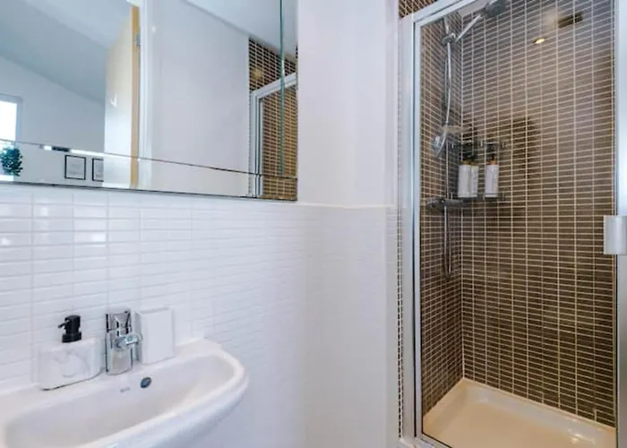 Tatil Evi Modern House - Sleeps 6 - Free Parking - Near Etihad Stadium - Coop Live