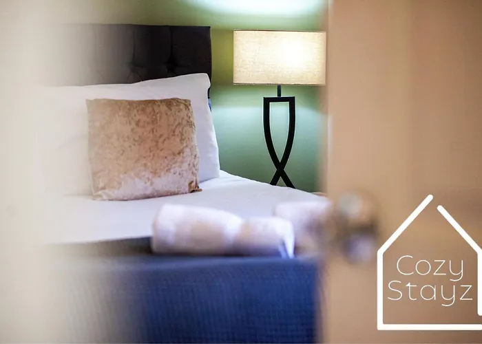 Spacious 3 Bed With Pac-man, Darts And 2 Parking Spaces