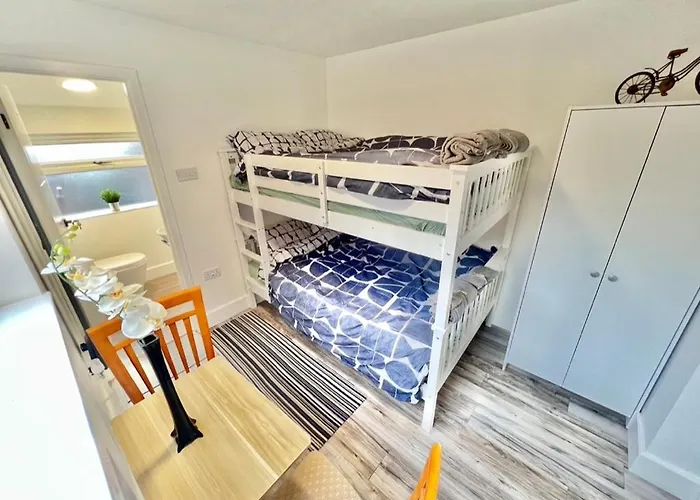 Lux Shared Flat With 2 Private Bedrooms And 2 Private En-suite Bathrooms * Манчестер