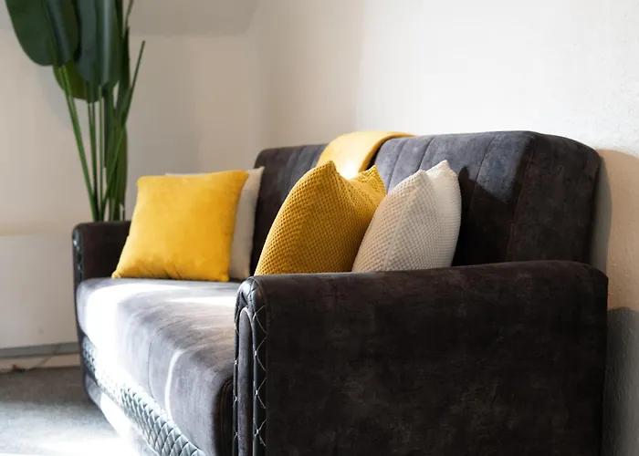 Modern 3-bedroom Near Centre *