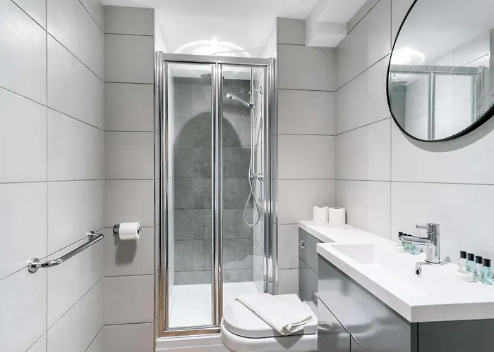 Apartment Modern 3bed Flat In W Security *