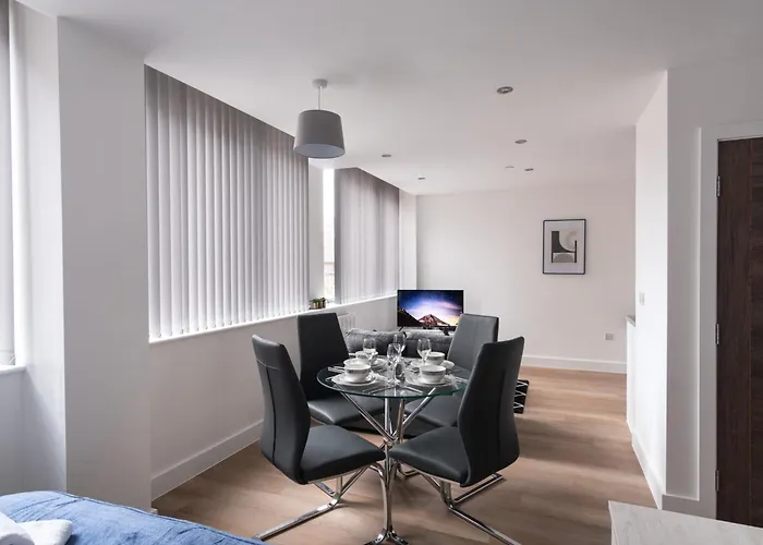 Zeni, Alexandra Rise Smart *