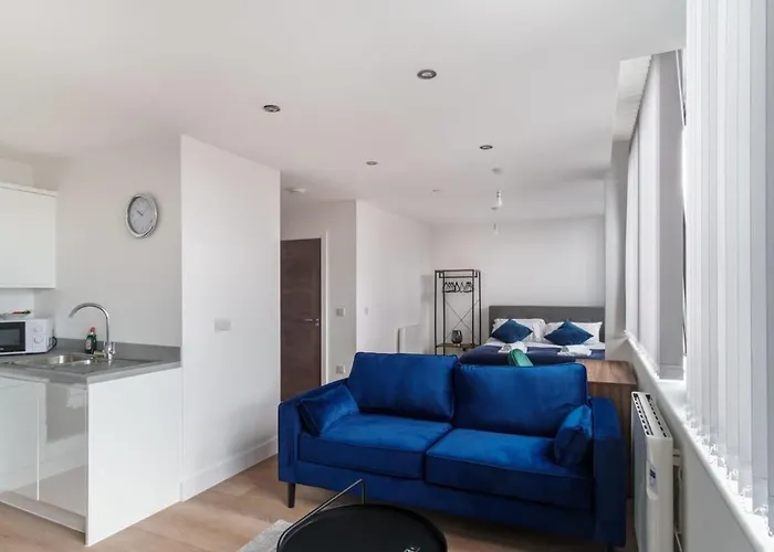 Zeni, Alexandra Rise Sleek *