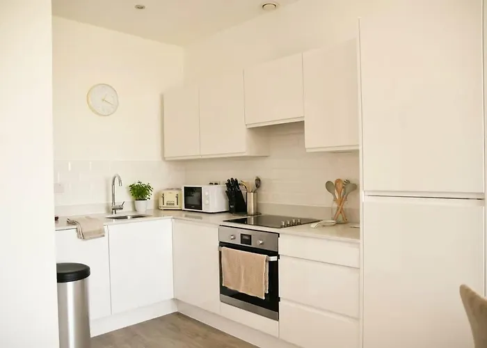 Apartment Spacious 1 Bed Near Etihad