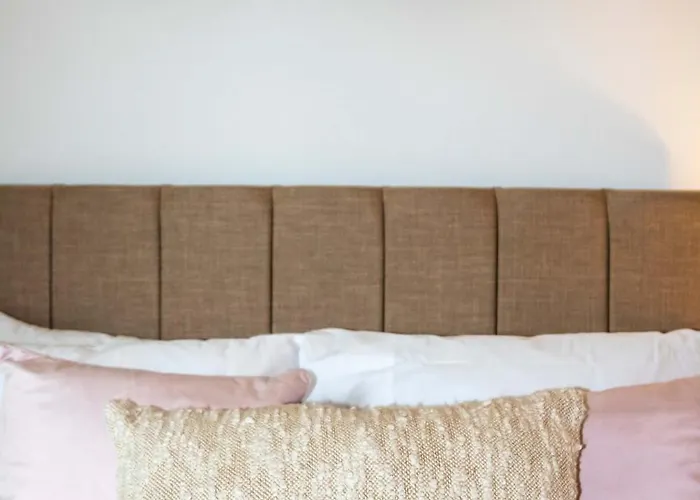 Fabulous 2 Bedroom In Apartamento *