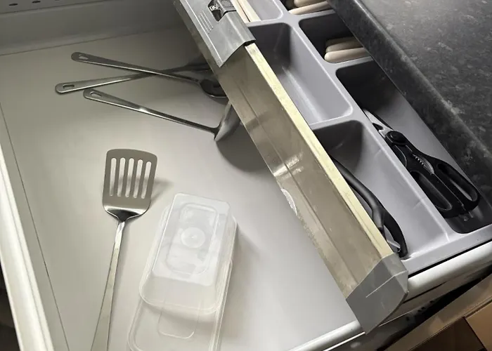 Daire The Meadows Manchester