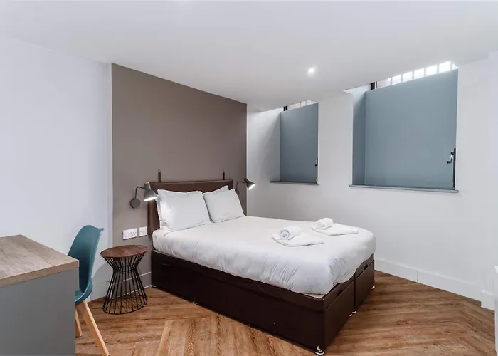 Modern 3bed Flat In W Security Apartment