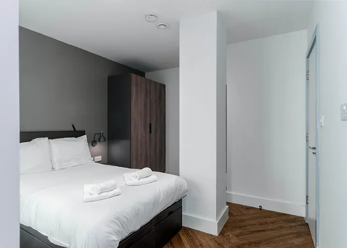 Modern 3bed Flat In W Security Apartment *