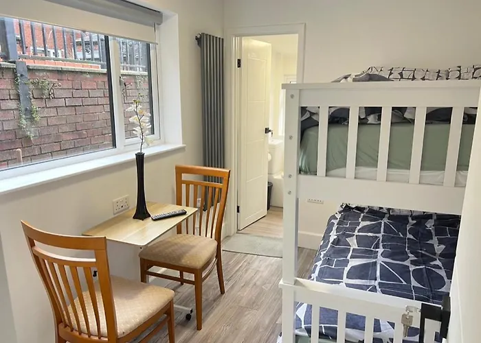 Lux Shared Flat With 2 Private Bedrooms And 2 Private En-suite Bathrooms *