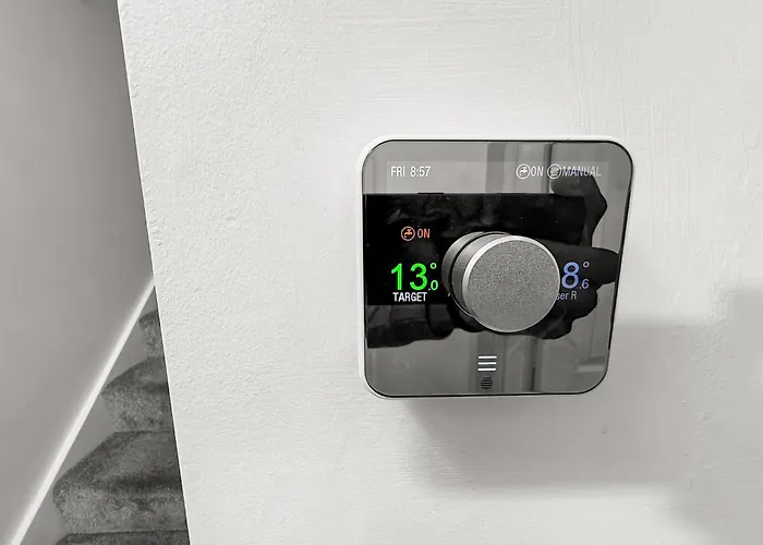 Daire New Getaway House With 2 Free Parking Manchester