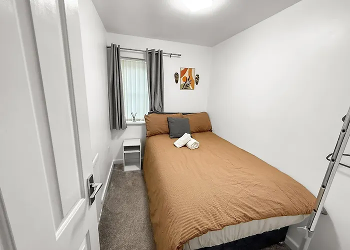 New Getaway House With 2 Free Parking Daire