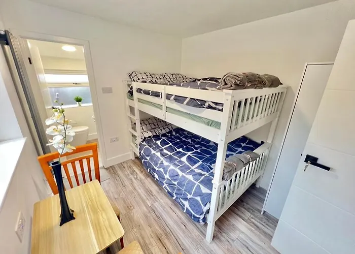 Lux Shared Flat With 2 Private Bedrooms And 2 Private En-suite Bathrooms