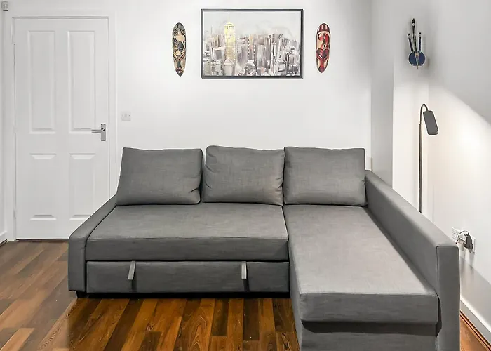 Daire New Getaway House With 2 Free Parking Manchester