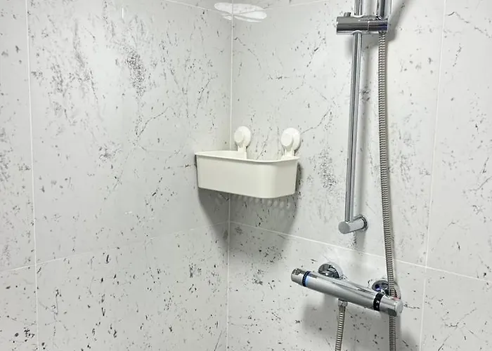 Апартаменты Lux Shared Flat With 2 Private Bedrooms And 2 Private En-suite Bathrooms Манчестер