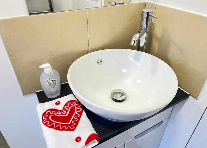 Lux Shared Flat With 2 Private Bedrooms And 2 Private En-suite Bathrooms Апартаменты Манчестер