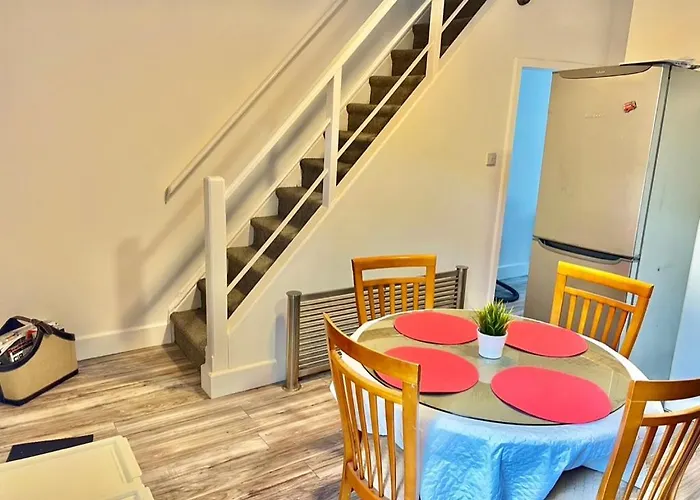 Апартаменты Lux Shared Flat With 2 Private Bedrooms And 2 Private En-suite Bathrooms *