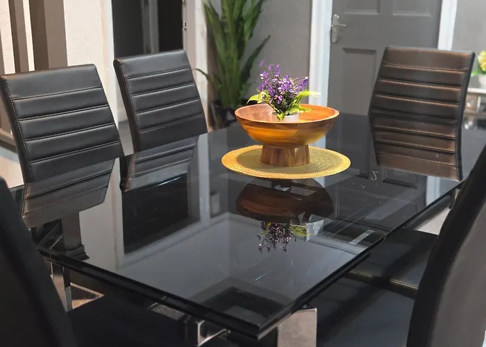 Charming Tudor White House Free Wifi Dom wakacyjny *