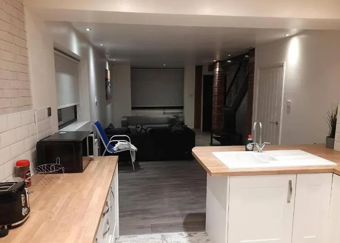 Villa Family-friendly With Free Parking And Workspace