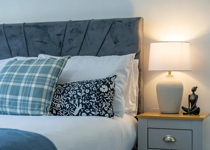 New Modern Townhouse Free Parking