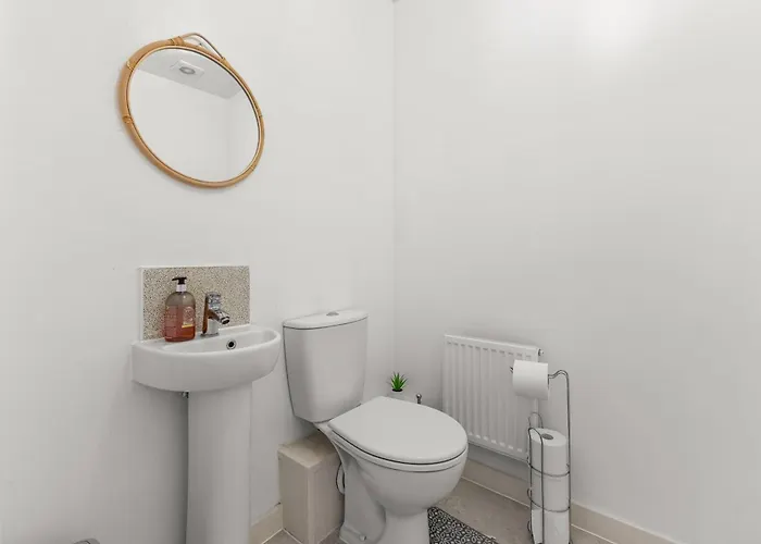 New Modern Townhouse Free Parking * Manchester