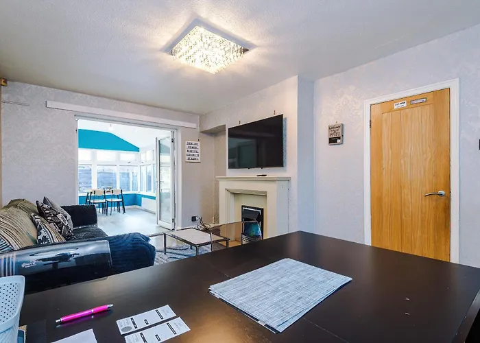 3br By Kammili With Free Parking & Fast Access *