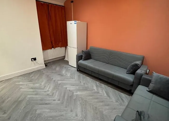 Mayford Shared House Gasthof *