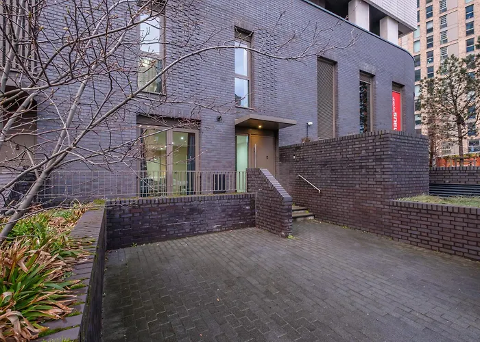 Bright Modern Townhouse With Free Parking Mánchester