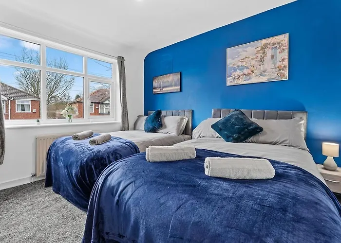 Luxury Group - - Sleeps 9 Ferienhaus *