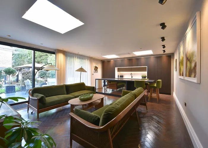 Villa The Coach House Manchester