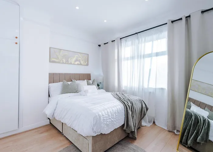 Free Park Stunning 3bedroom In *