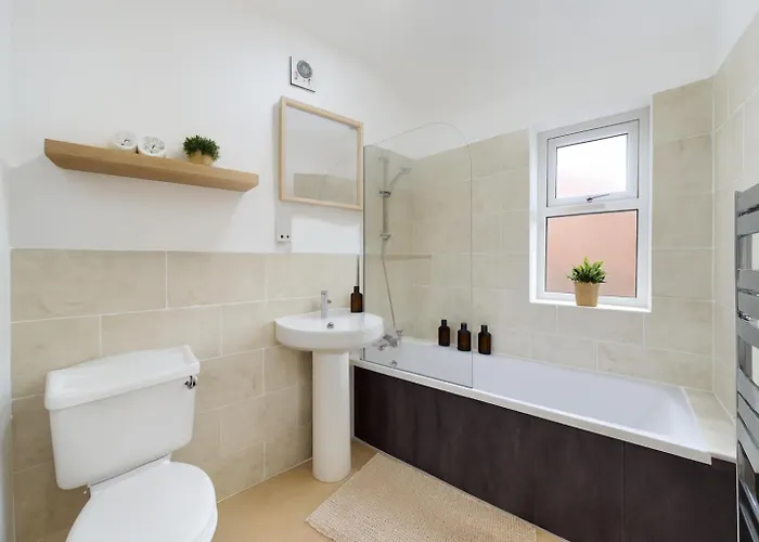 Dom wakacyjny Newly Built 4-bed Semi-detached 2 Baths, Near