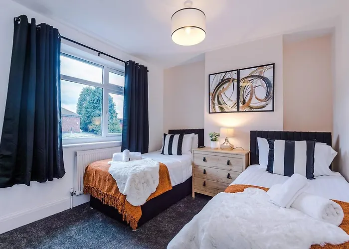 8min To Metrolink 20min To Etihad And Coop Live With Free Parking Holiday home