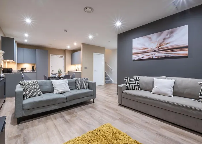 Bright Modern Townhouse With Free Parking Mánchester