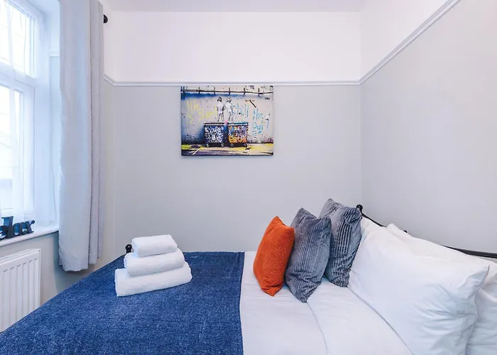 Dom wakacyjny Ideal Group 3br House For 8 Parking *