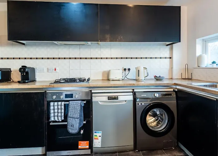 Family 3 Bedroom House By Guestz * Manchester