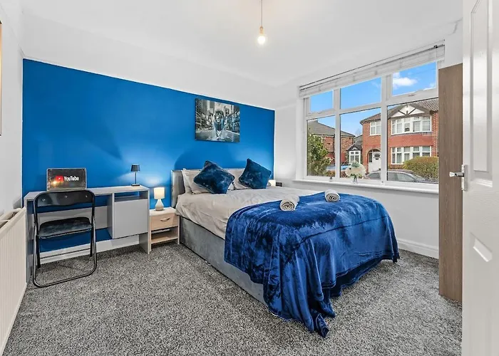 Luxury Group - - Sleeps 9 Ferienhaus