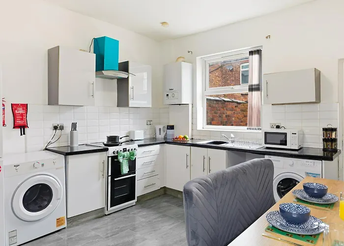 2 Bedroom 5 Beds House 10 Minutes Away From Centre And Hospitals On Street Parking ,great For Long Term Contractors And Hospital Workers Σπίτι διακοπών Μάντσεστερ