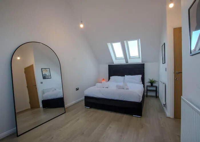 Modern 2-bed House In Swinton - Private Parking *