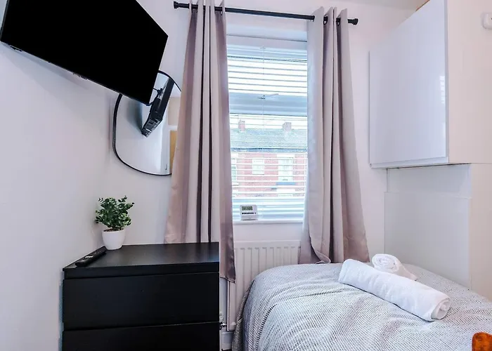 Holiday home 8min To Metrolink 20min To Etihad And Coop Live With Free Parking Manchester