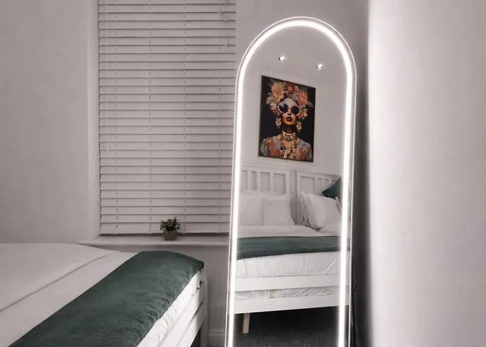 Feriehus Game Zone, Trafford Centre Nearby, Sleeps 8 Manchester