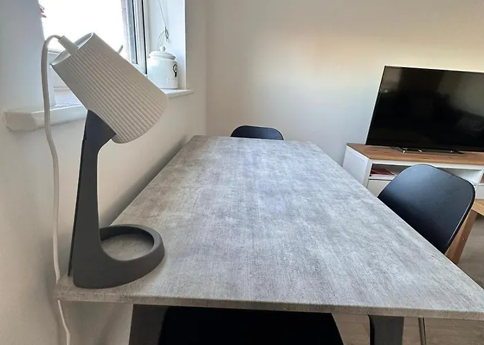 New Private In Shared 2 Bed Flat Delta Point 民宿