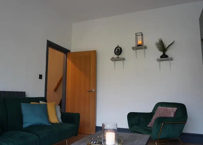 別荘 Spacious 3-bedroom Near Centre With Parking マンチェスター